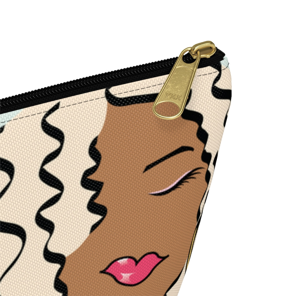Blonde Caramel Dewey Green Makeup Bag